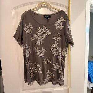 NY Collection Taupe Floral Short Sleeve Scoop Neck Tee